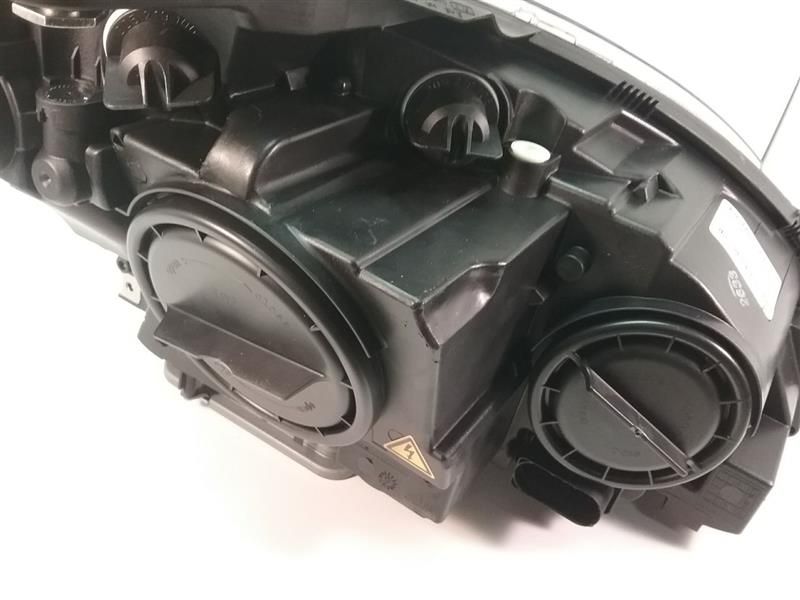 2011 Headlight Assembly