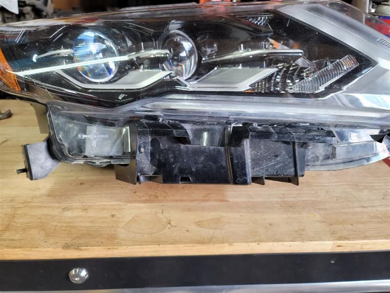 2020 Nissan Rogue Headlight Assembly